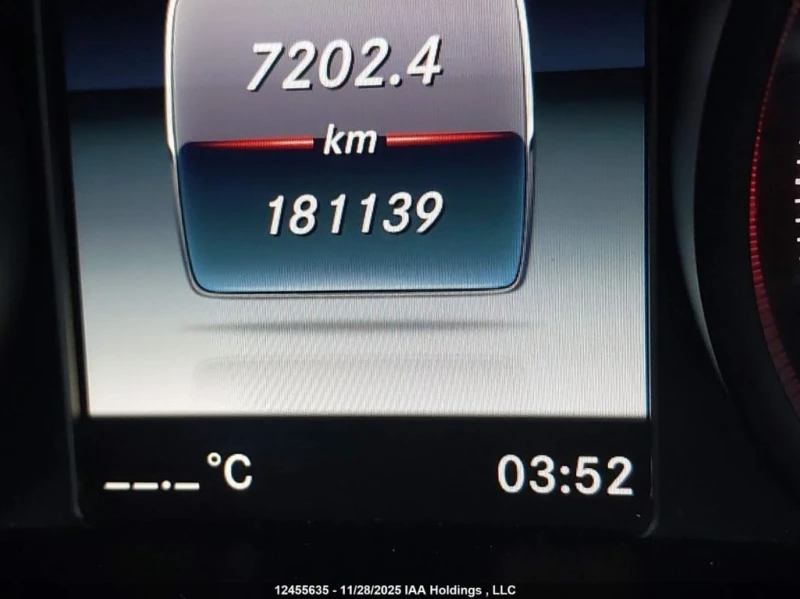 Mercedes-Benz C 300 * 4MATIC * CARFAX * БЕЗ ПЪРВОНАЧАЛНА ВНОСКА, снимка 15 - Автомобили и джипове - 52734827