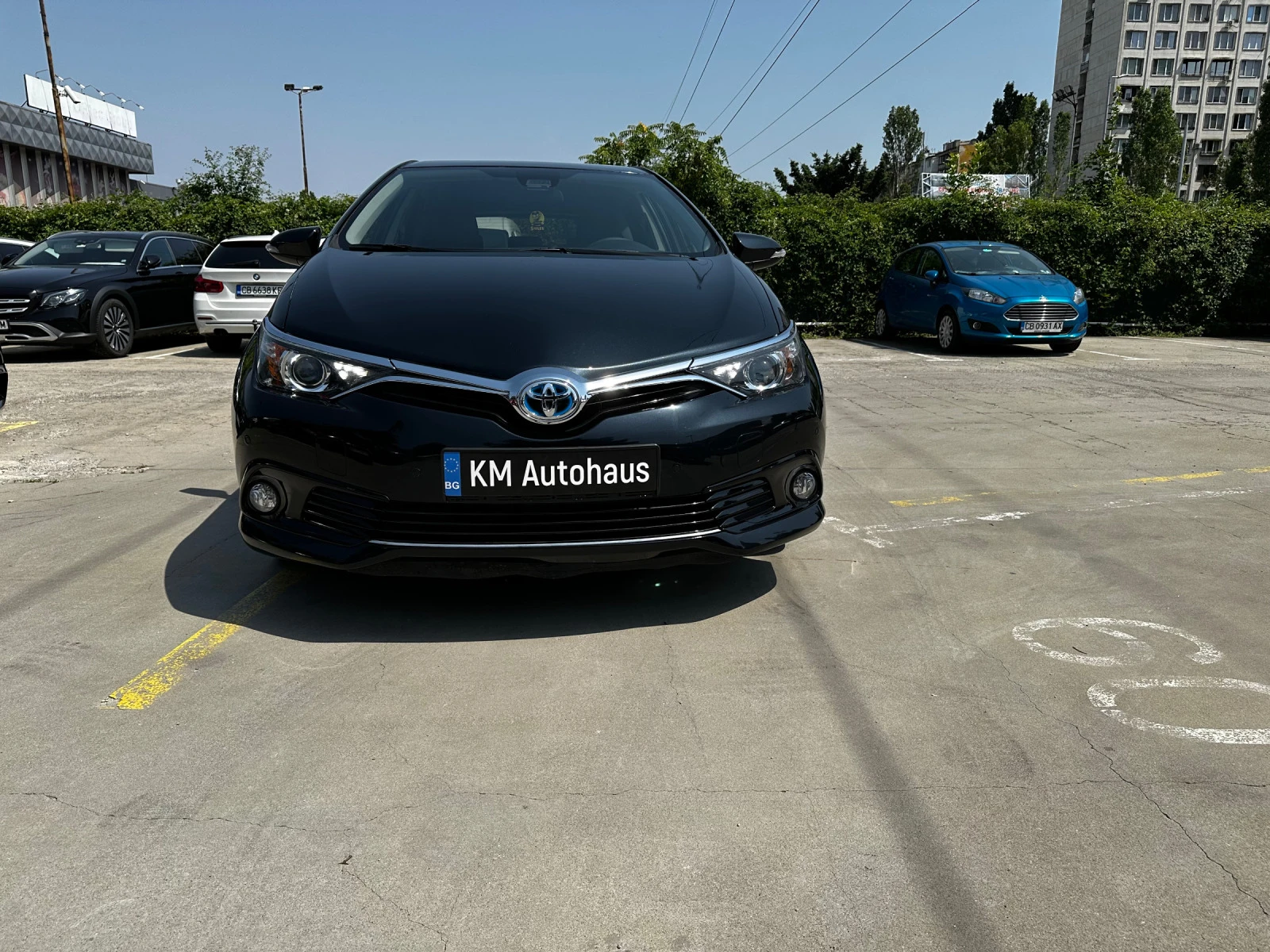 Toyota Auris 1.8 HYBRID - изображение 3