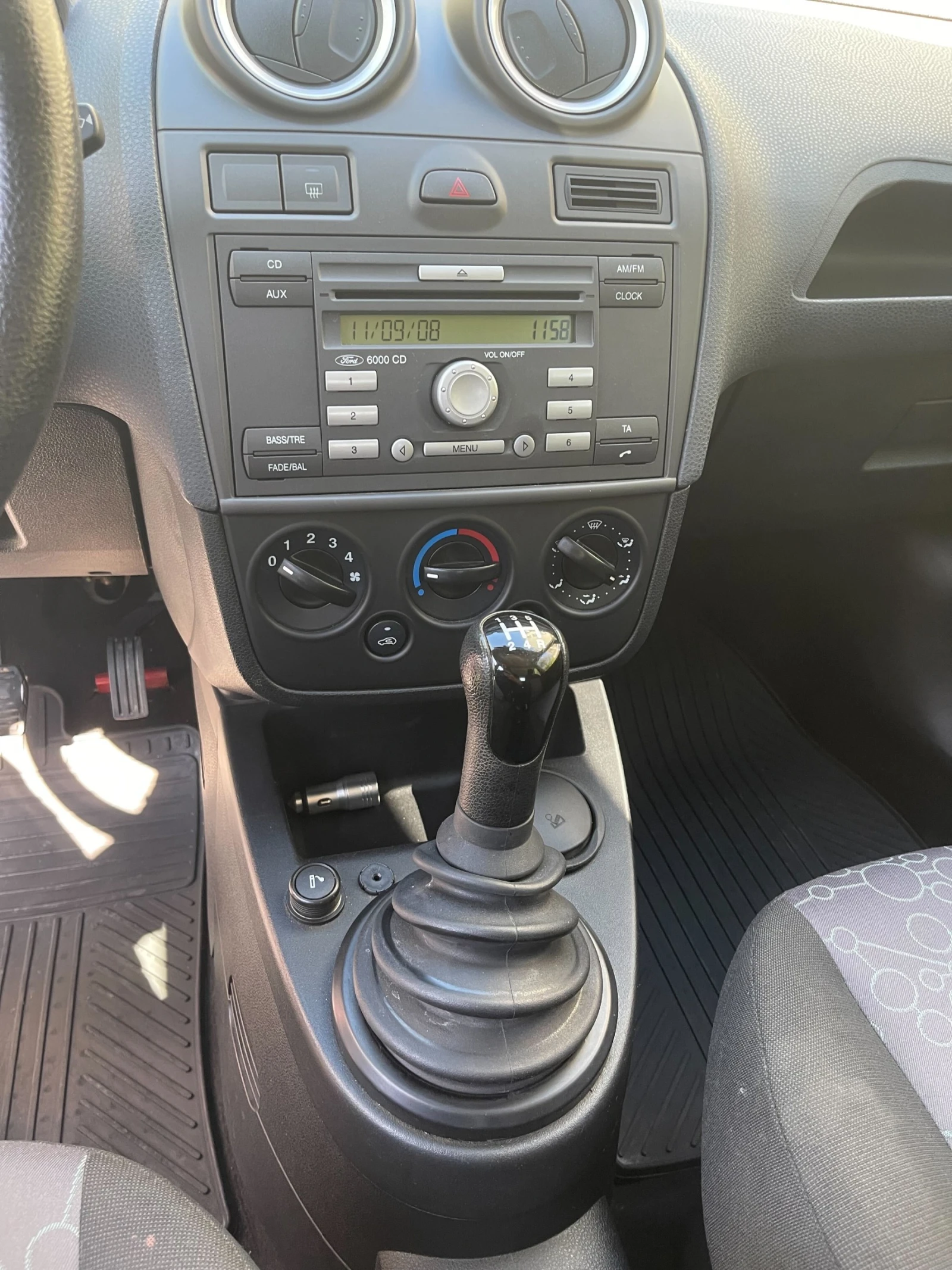 Ford Fiesta  - изображение 7