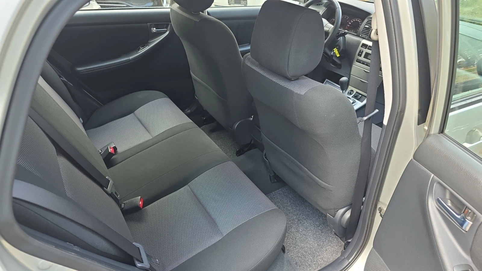 Toyota Corolla 1.4D4D 90k.c.Автоматик - изображение 10