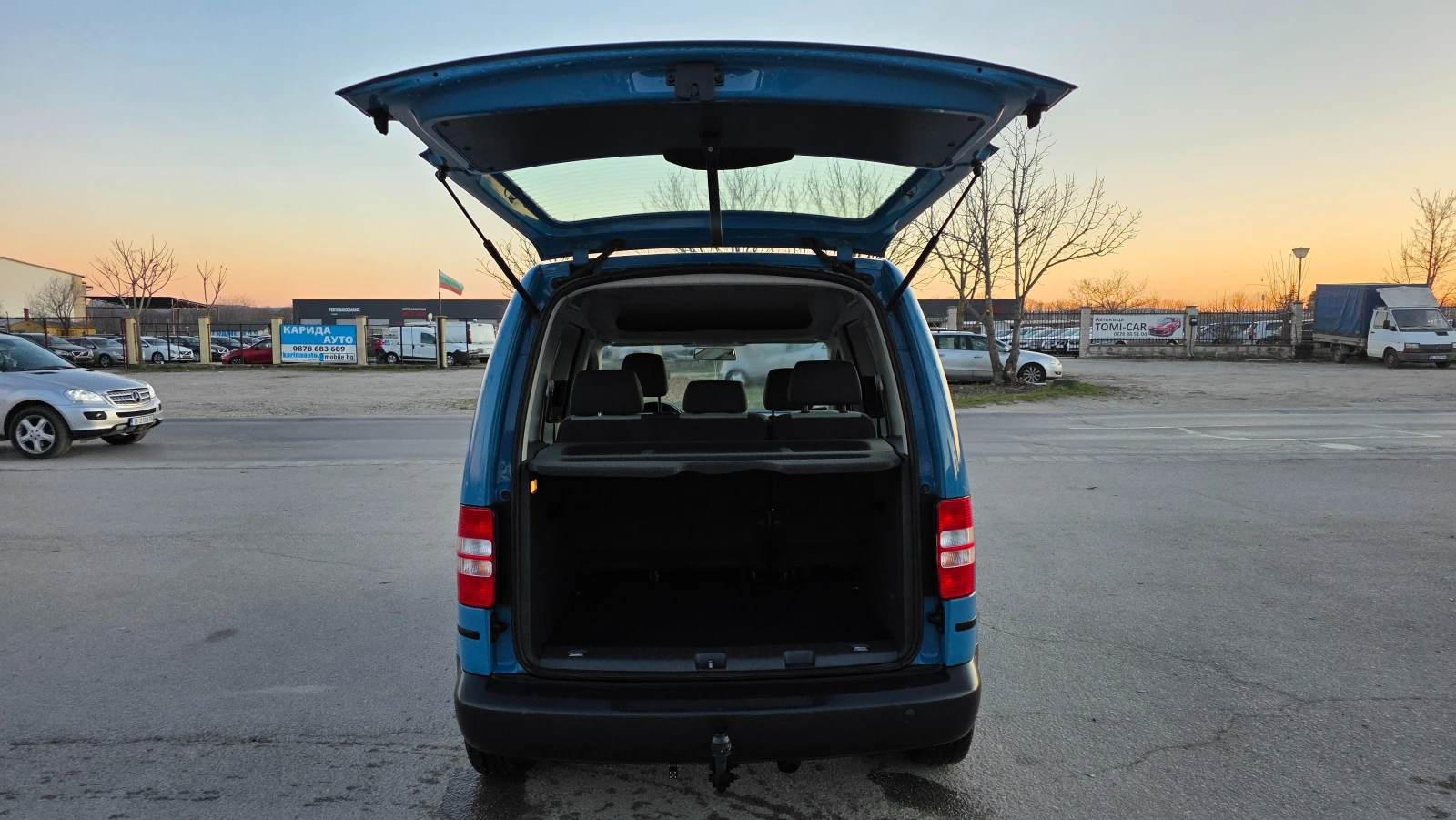 VW Caddy KATO ЧИСТО НОВ, снимка 12 - Автомобили и джипове - 53830977