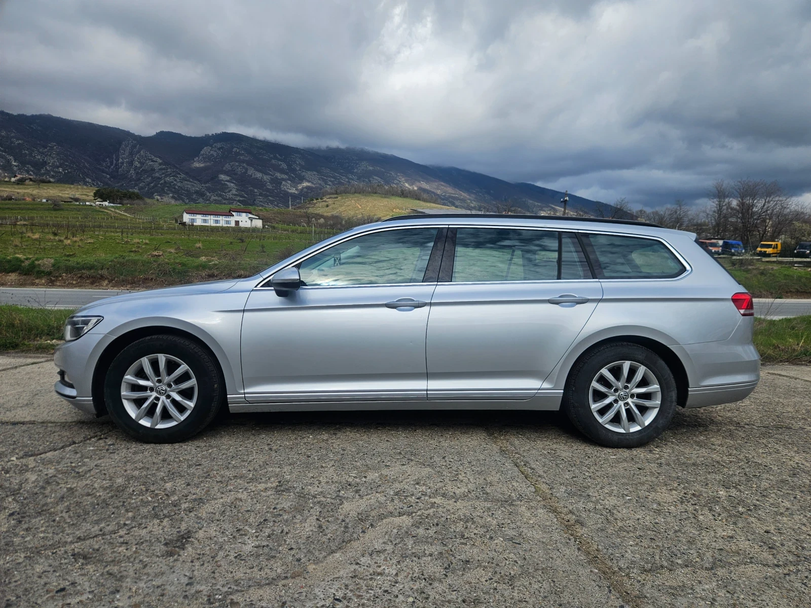 VW Passat 2.0Tdi 4MOTION ТОП, снимка 2 - Автомобили и джипове - 54007257