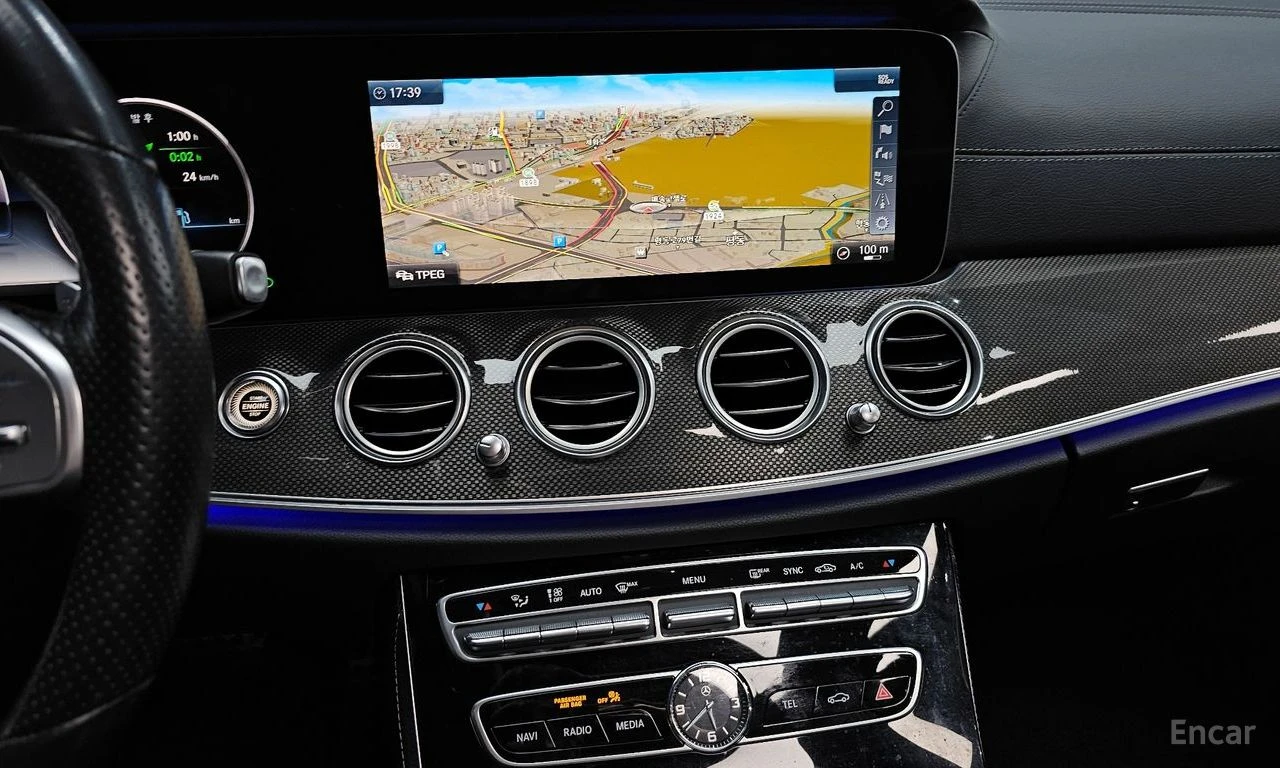 Mercedes-Benz E 350 4MATIC* AMG* LINE* BURMESTER* ХЕДЪП* ДИГИТАЛНО* ТА, снимка 9 - Автомобили и джипове - 54508988