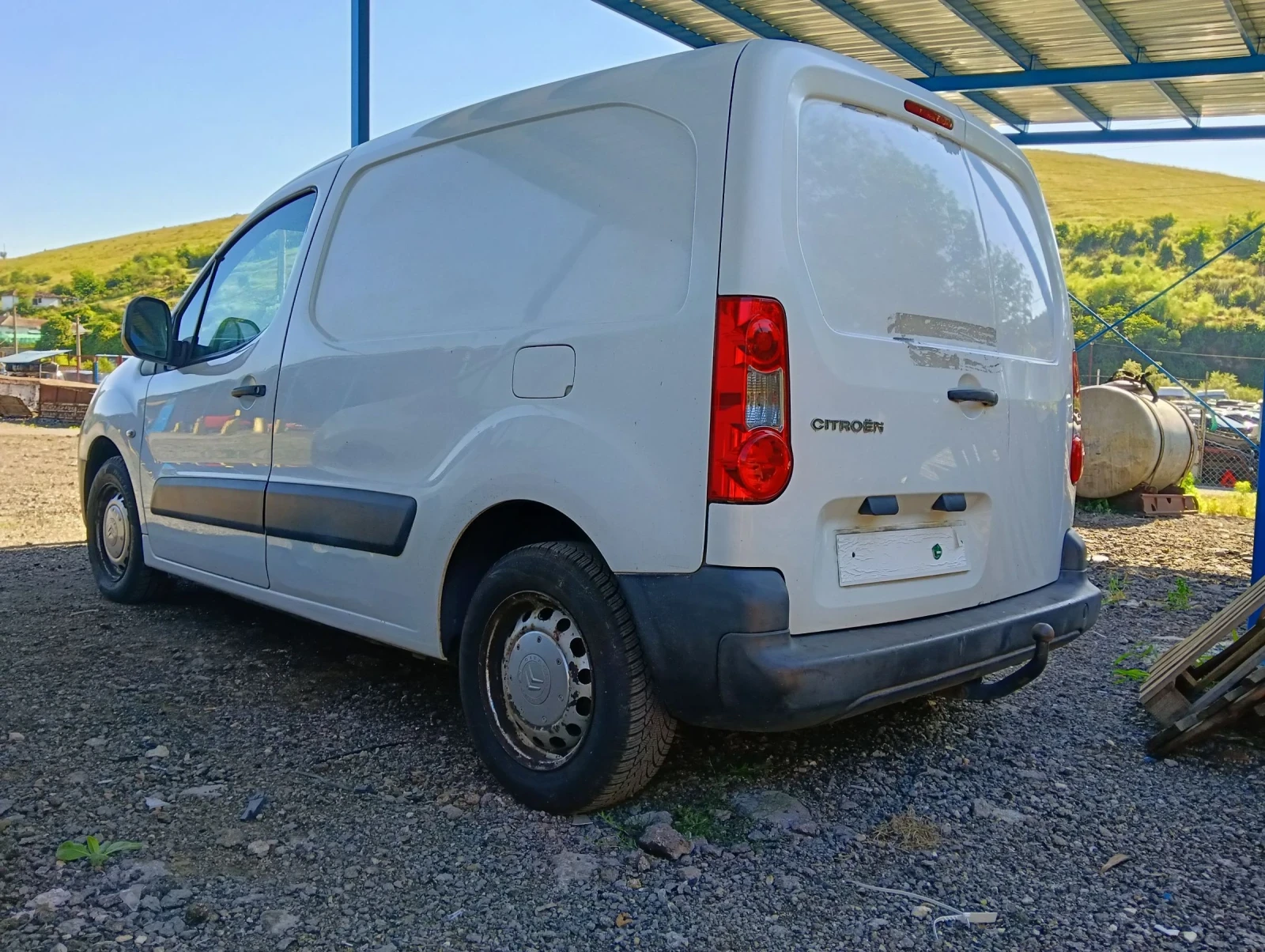 Peugeot Partner 1.6HDI / товарен / теглич, снимка 4 - Автомобили и джипове - 55032771