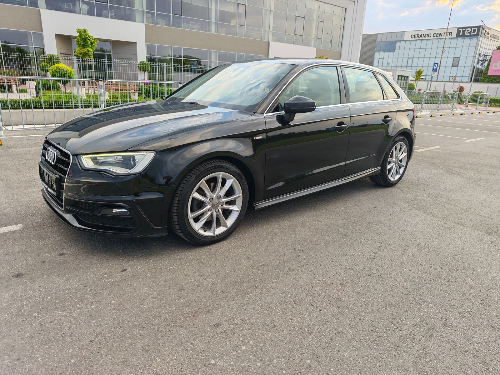 Audi A3 1.6 SPORTBAK S-LINE, снимка 2 - Автомобили и джипове - 55565294