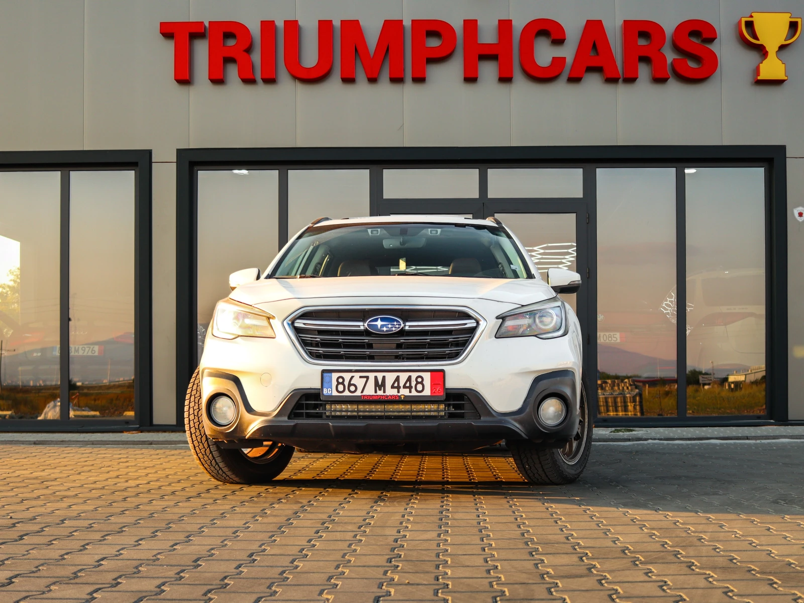 Subaru Outback premier* Harman Kardon* Camera* Roof rack