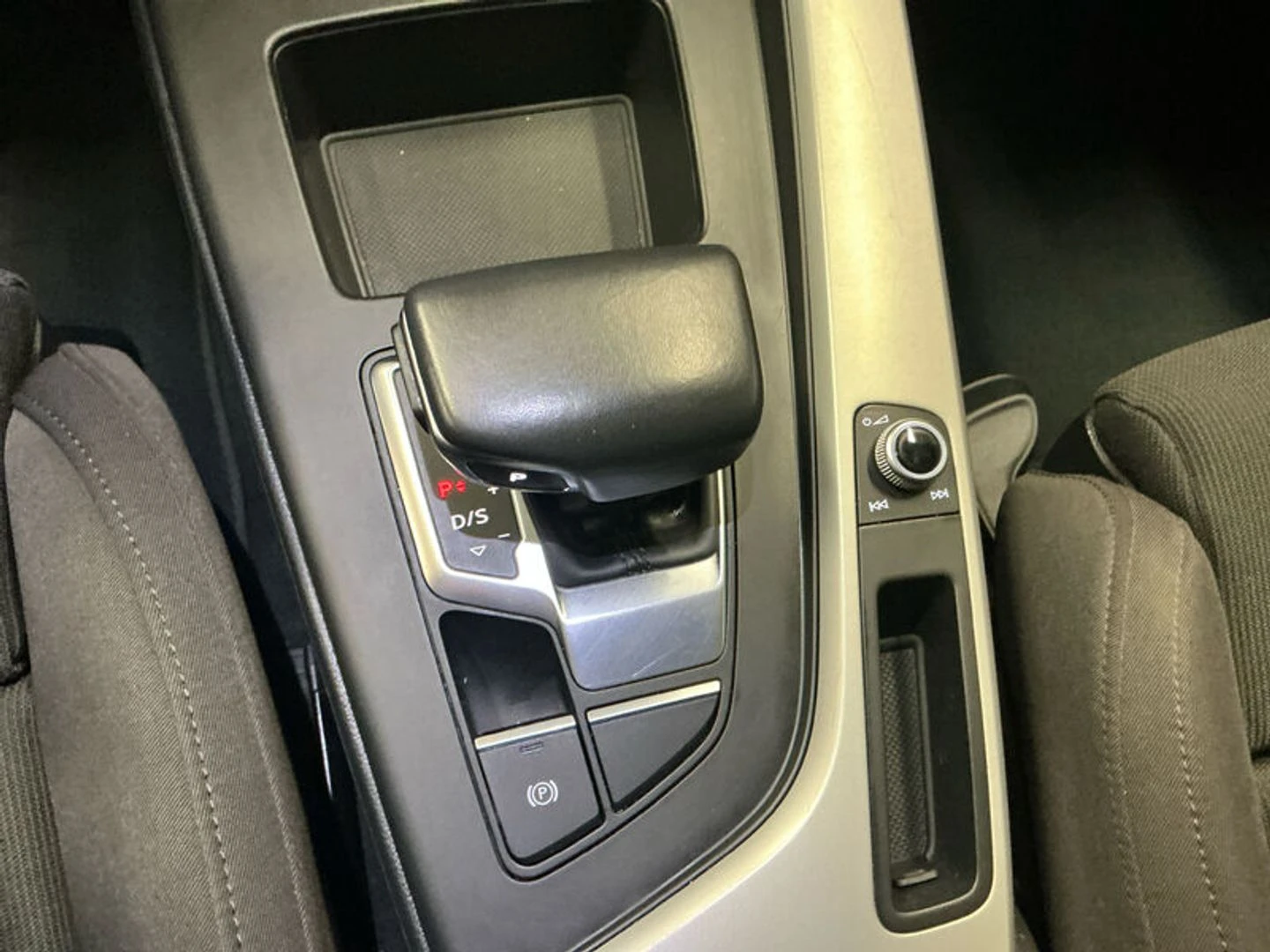 Audi A4 Prestige, снимка 8 - Автомобили и джипове - 56556296