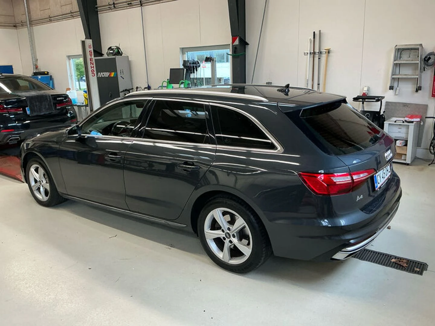 Audi A4 Prestige, снимка 4 - Автомобили и джипове - 56556296