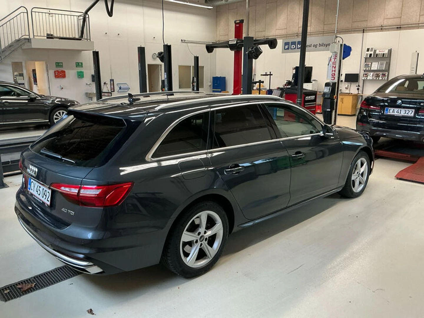 Audi A4 Prestige, снимка 3 - Автомобили и джипове - 56556296