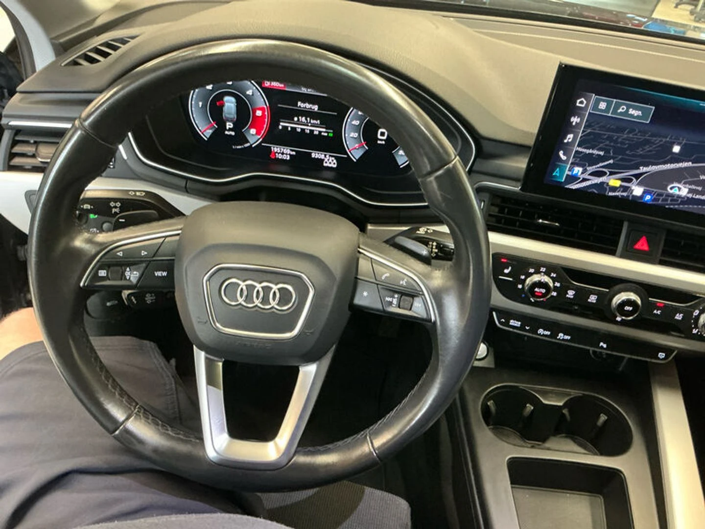 Audi A4 Prestige, снимка 7 - Автомобили и джипове - 56556296