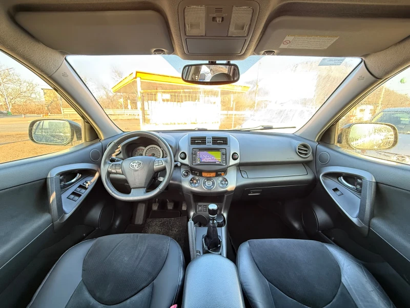 Toyota Rav4 2.2D4D-4X4-KOJA-NAVI-PODGREV-PARKTRONIK, снимка 14 - Автомобили и джипове - 48610897