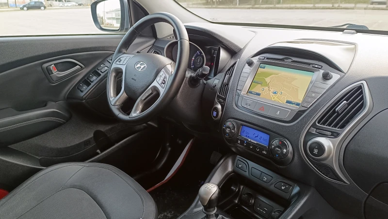 Hyundai IX35 1.7 CRDi, снимка 10 - Автомобили и джипове - 49533520