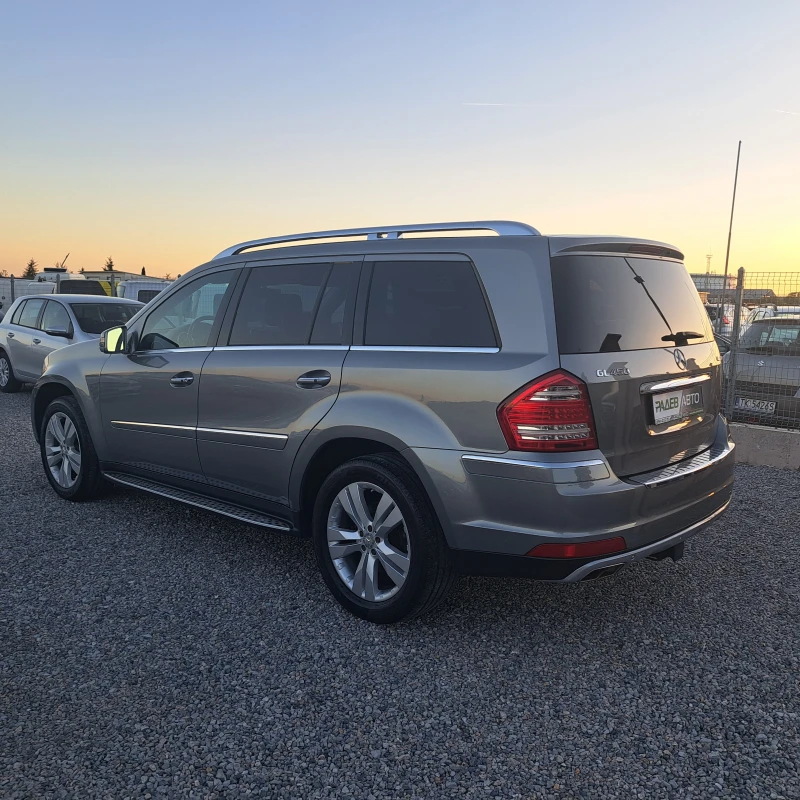 Mercedes-Benz GL 450 V8* KEYLESS* harman/kardon* 7 МЕСТА* ОТЛИЧЕН!* , снимка 4 - Автомобили и джипове - 50081587