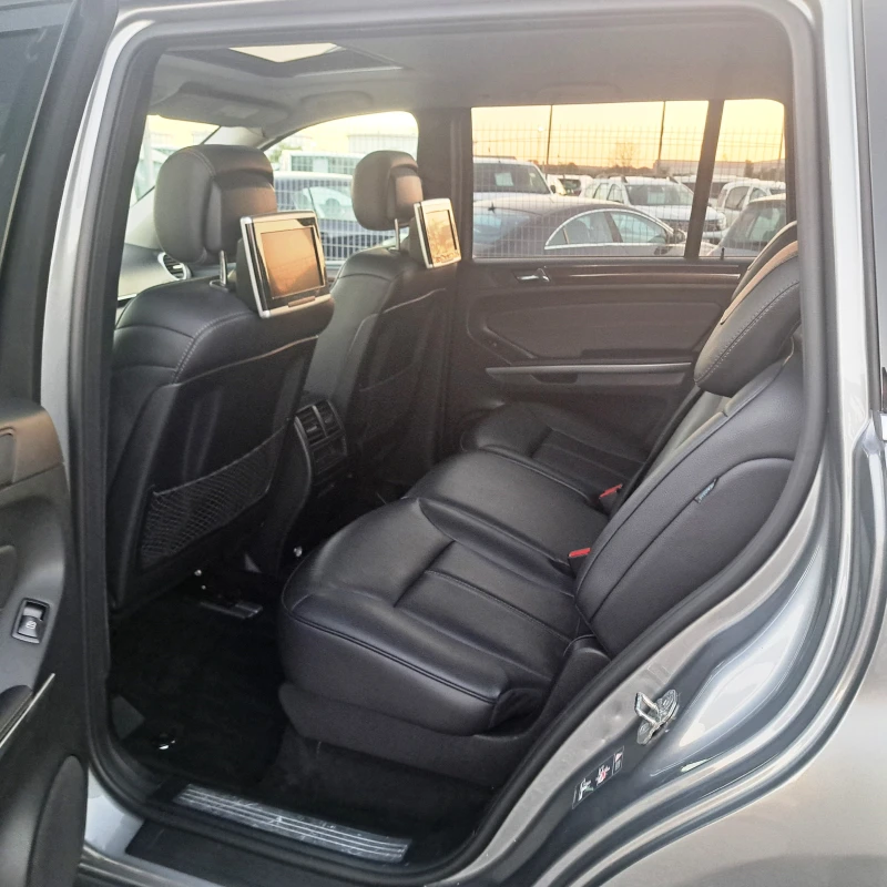 Mercedes-Benz GL 450 V8* KEYLESS* harman/kardon* 7 МЕСТА* ОТЛИЧЕН!* , снимка 11 - Автомобили и джипове - 50081587