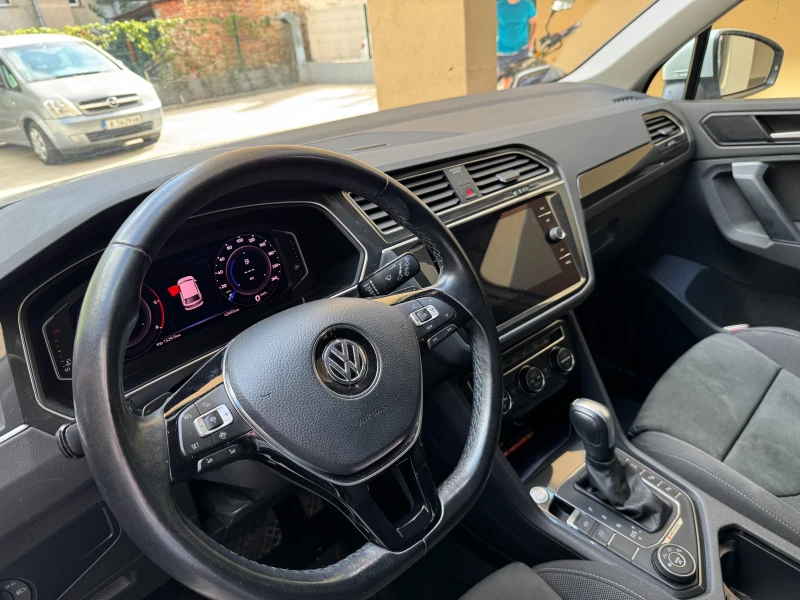 VW Tiguan 2.0 TDI HIGHLINE, снимка 10 - Автомобили и джипове - 51913556
