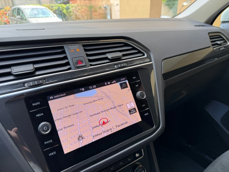 VW Tiguan 2.0 TDI HIGHLINE, снимка 7 - Автомобили и джипове - 51913556
