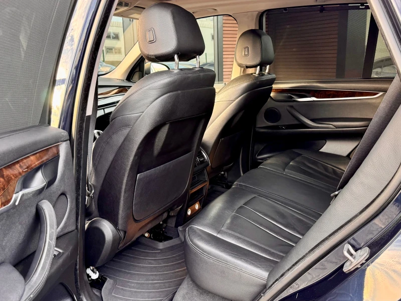 BMW X5 35d M-Pack Панорама Камера KeyLessGO ЛИЗИНГ, снимка 8 - Автомобили и джипове - 52483814