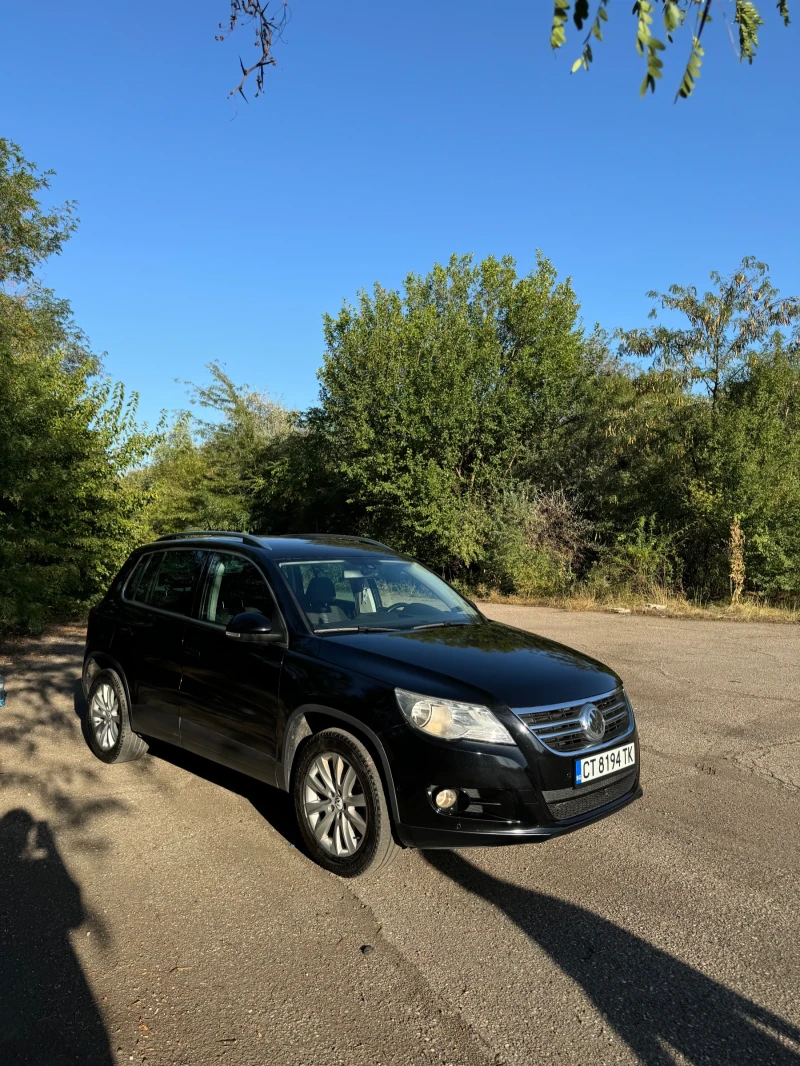 VW Tiguan 2.0TDI 4x4 AUTOMATIC, снимка 2 - Автомобили и джипове - 52659908