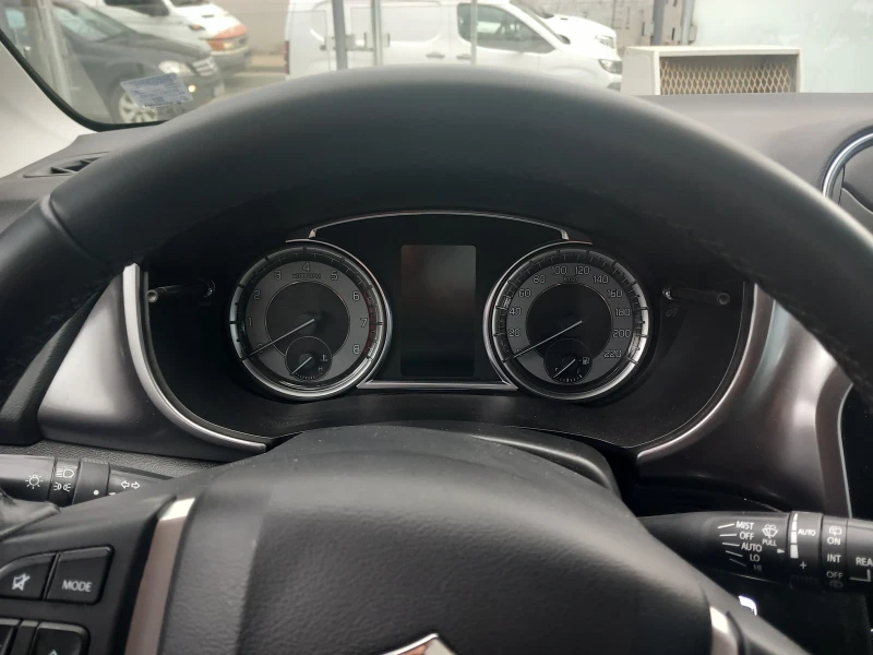 Suzuki Vitara, снимка 8 - Автомобили и джипове - 53526413