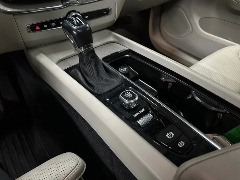 Volvo XC60 T6* INSCRIPTION* ОТ ПРЕДСТАВИТЕЛСТВО* СЕРВИЗНА, снимка 12 - Автомобили и джипове - 56310889