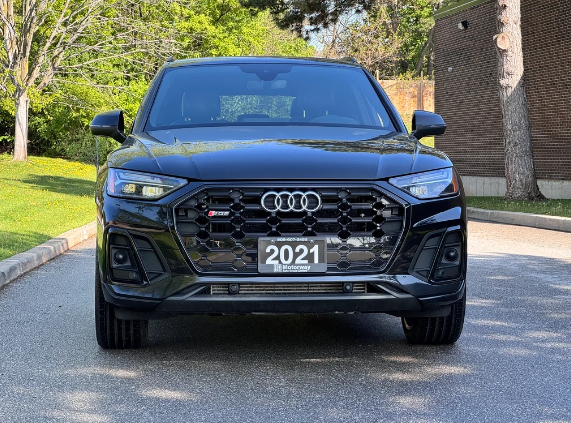 Audi SQ5 PANO* KEYLESS* BOSE* КАМЕРИ* ПОДГРЕВ*  - изображение 2