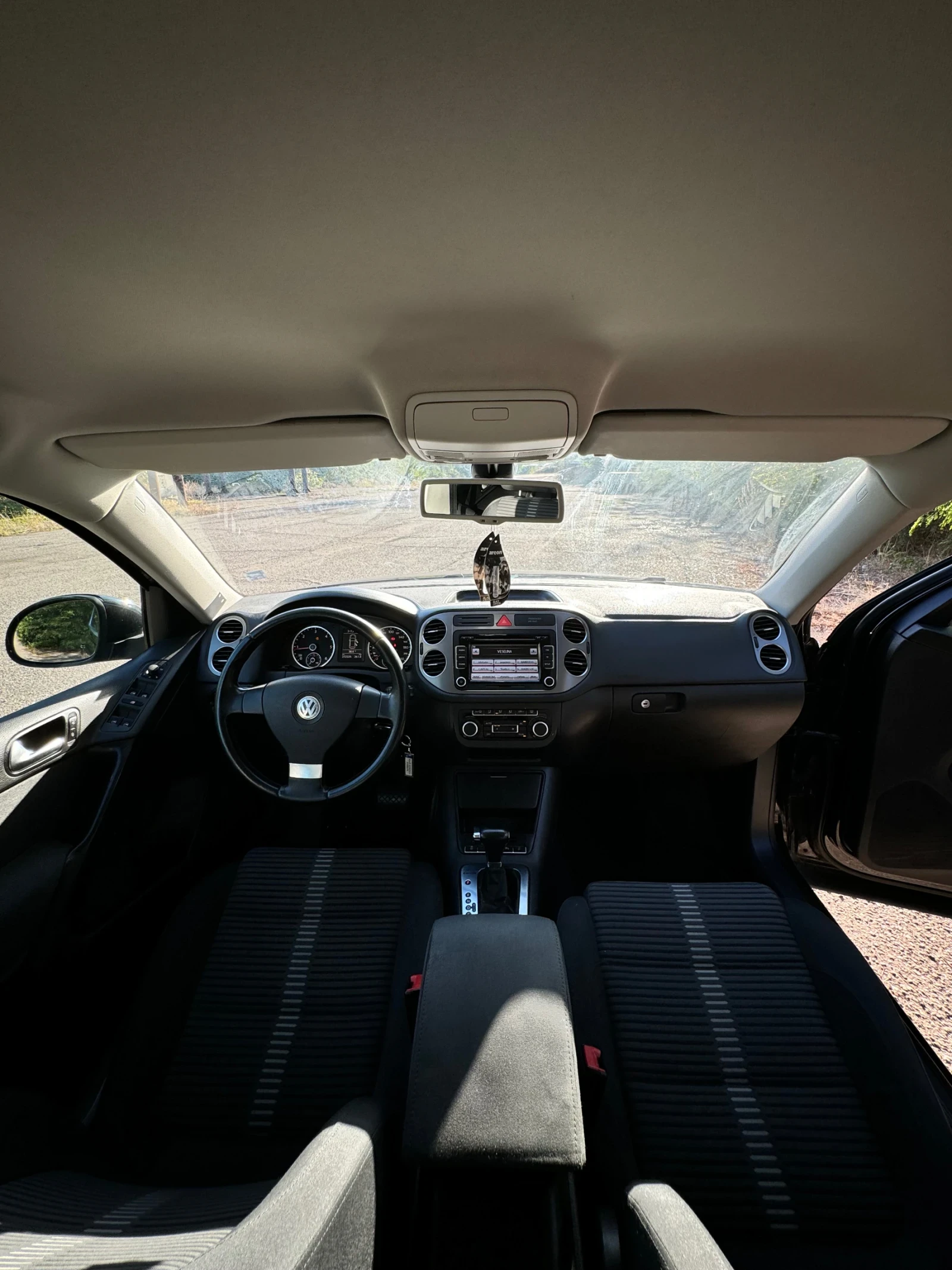 VW Tiguan 2.0TDI 4x4 AUTOMATIC - изображение 8