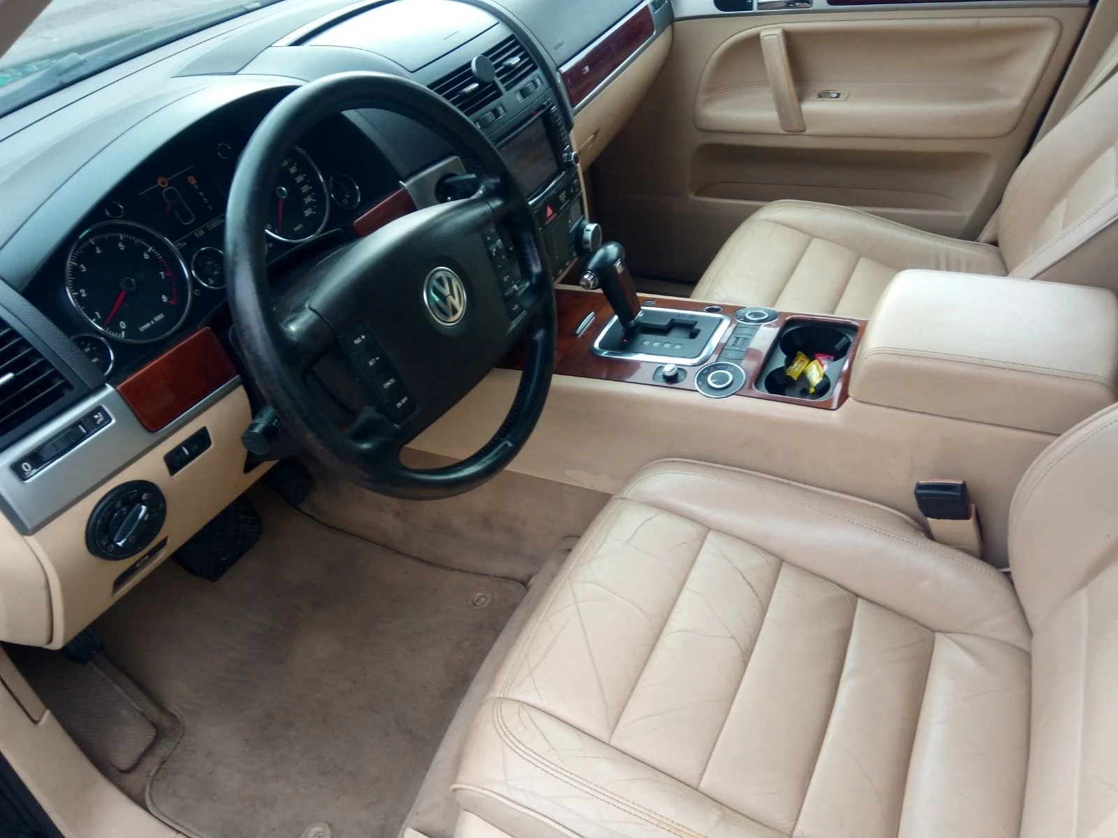 VW Touareg 3.2i* НОВ ВНОС* ОБСЛУЖЕН* ТОП СЪСТОЯНИЕ* , снимка 8 - Автомобили и джипове - 54234277