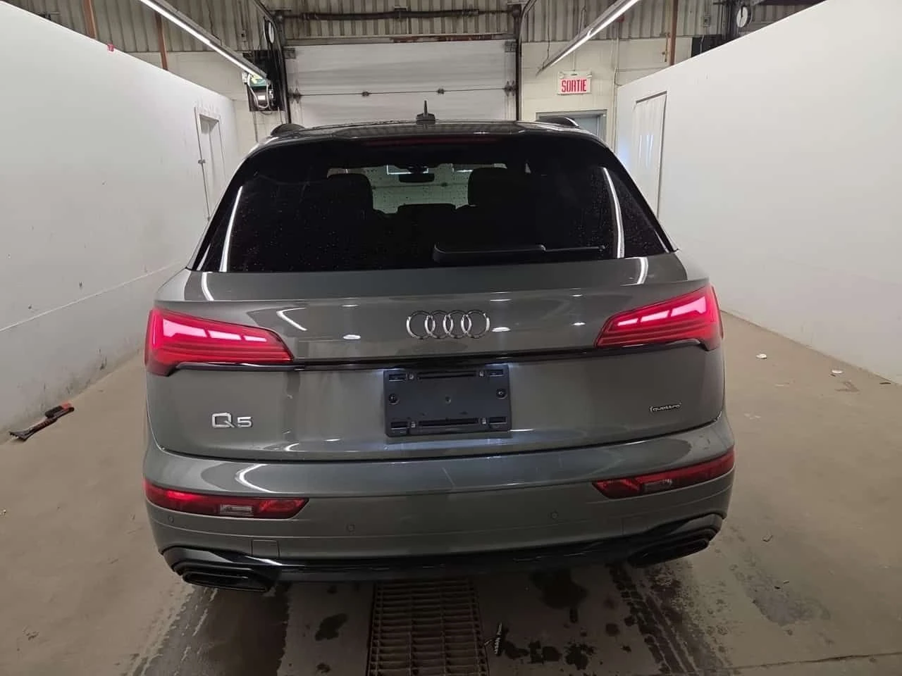 Audi Q5  | DISTRONIC | 360 |  PANO | ДВА КЛЮЧА , снимка 4 - Автомобили и джипове - 54518125