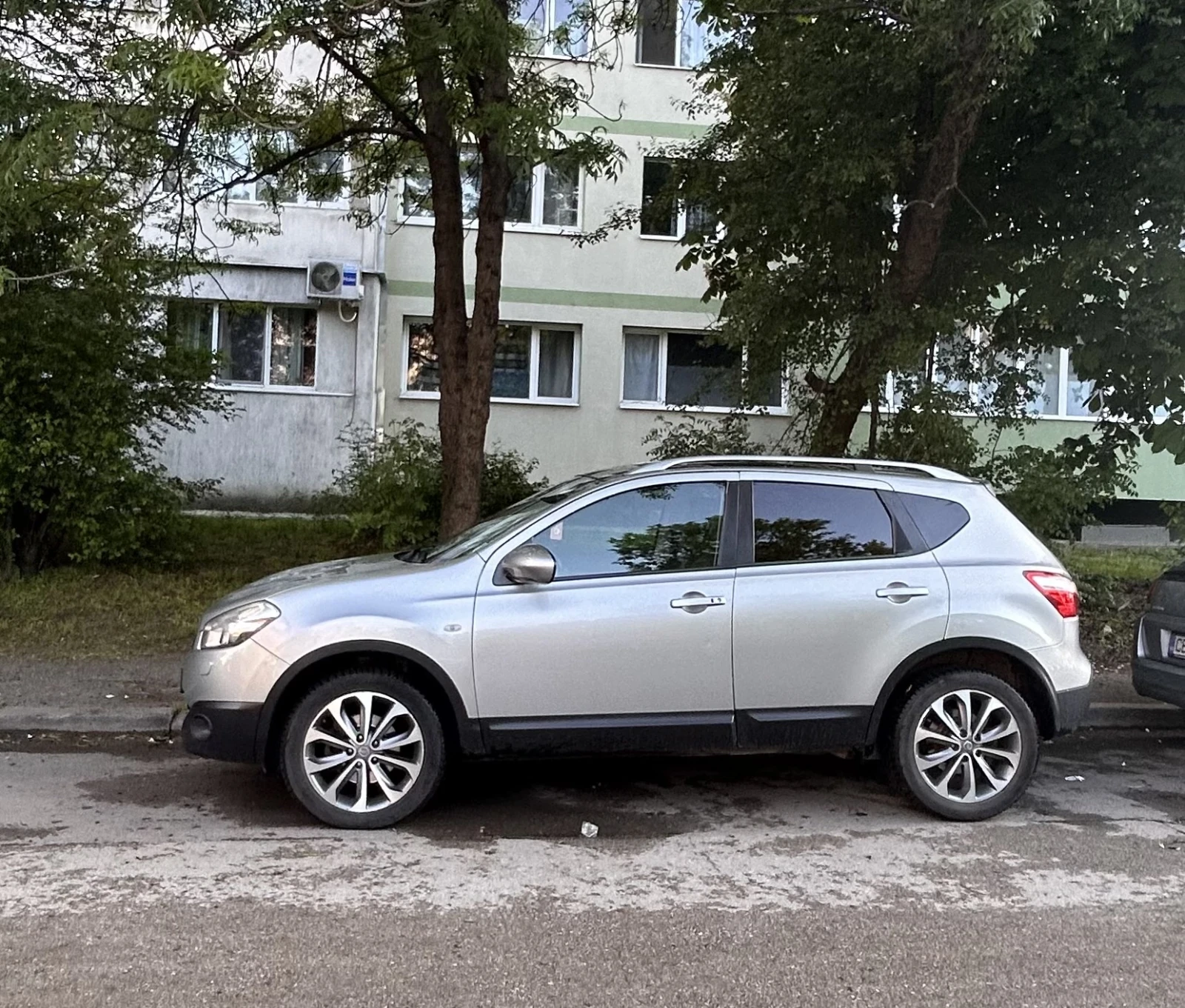 Nissan Qashqai, снимка 2 - Автомобили и джипове - 54531229