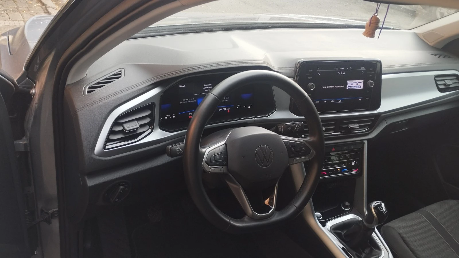 VW T-Roc * FACELIFT* Keyless* DIST* , снимка 3 - Автомобили и джипове - 54886196
