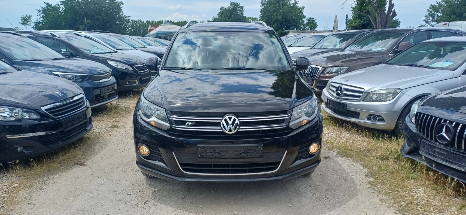 VW Tiguan 2.0 TDI 177к.с. R-LINE SPORT, снимка 2 - Автомобили и джипове - 54974219