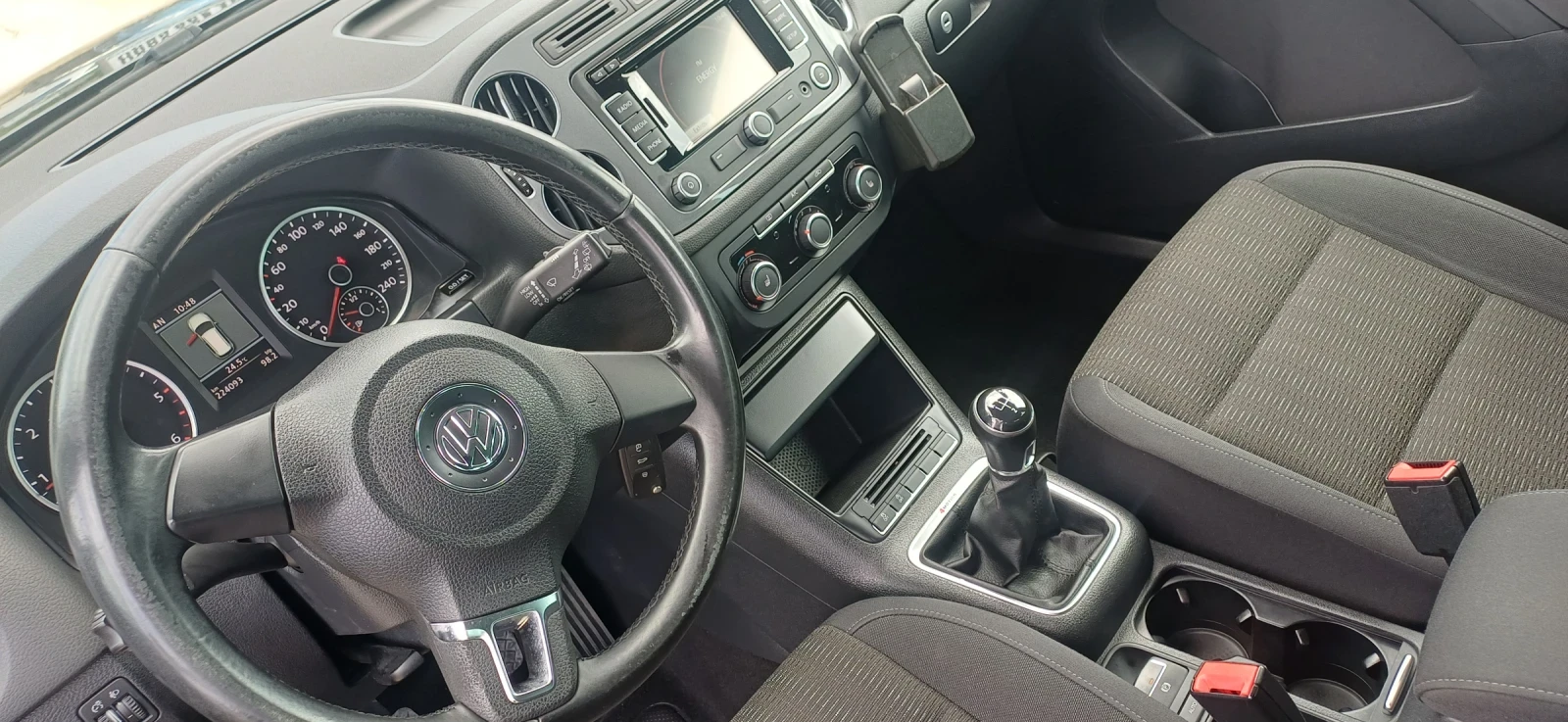 VW Tiguan 2.0 TDI 177к.с. R-LINE SPORT, снимка 7 - Автомобили и джипове - 54974219