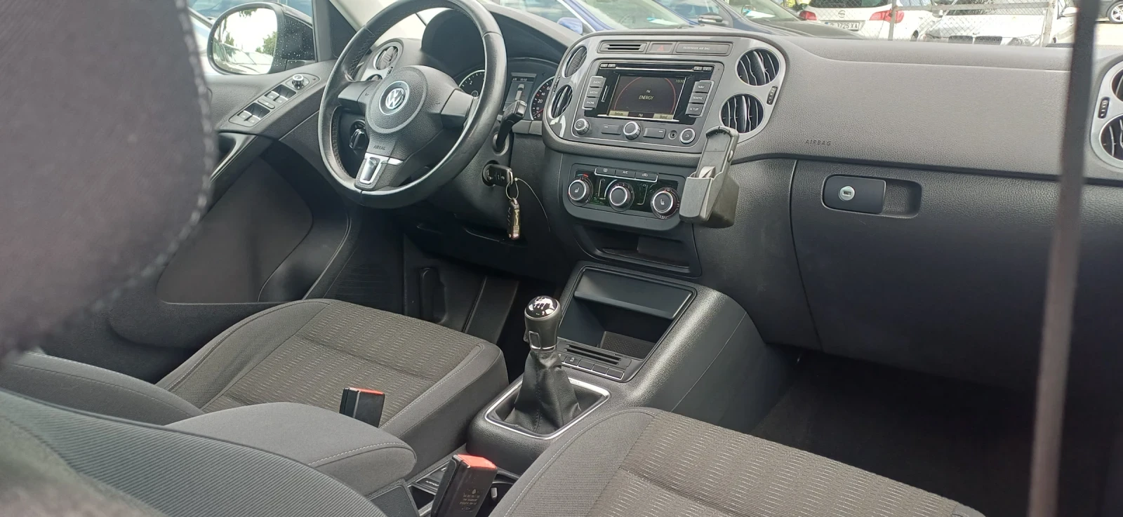 VW Tiguan 2.0 TDI 177к.с. R-LINE SPORT, снимка 10 - Автомобили и джипове - 54974219