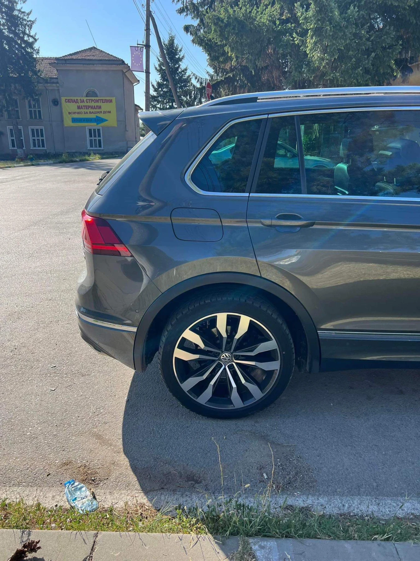 VW Tiguan, снимка 11 - Автомобили и джипове - 55816371