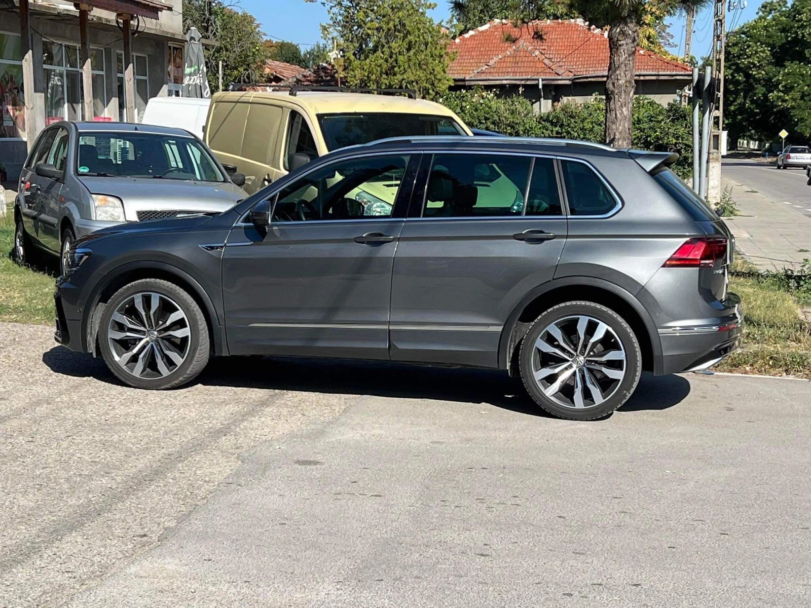 VW Tiguan, снимка 7 - Автомобили и джипове - 55816371