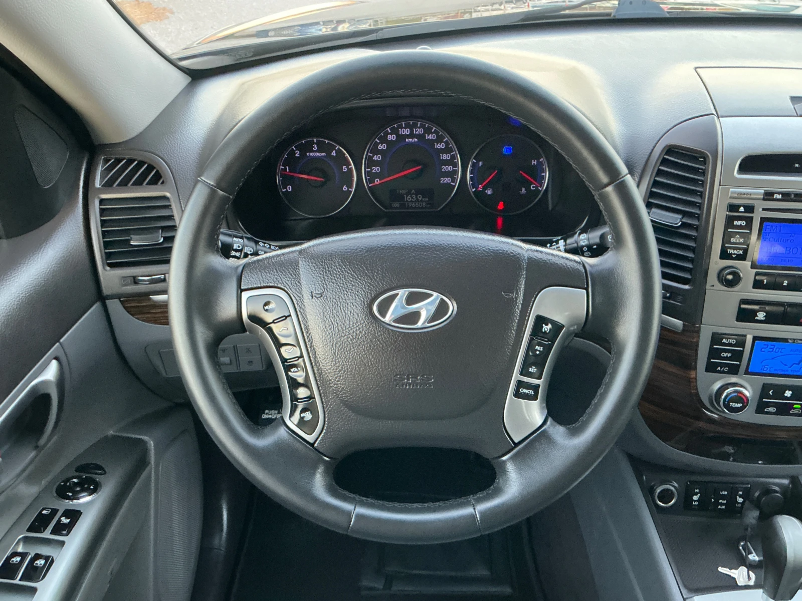 Hyundai Santa fe 2.2 CRDI, снимка 11 - Автомобили и джипове - 56584937