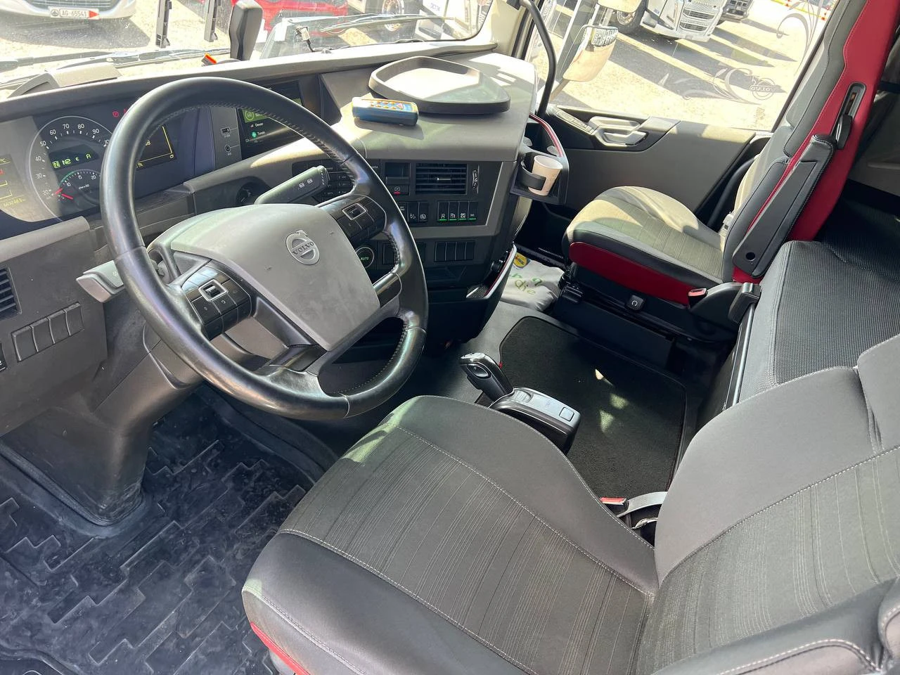 Volvo Fh 500 Борд 2.8м, снимка 8 - Камиони - 55936582