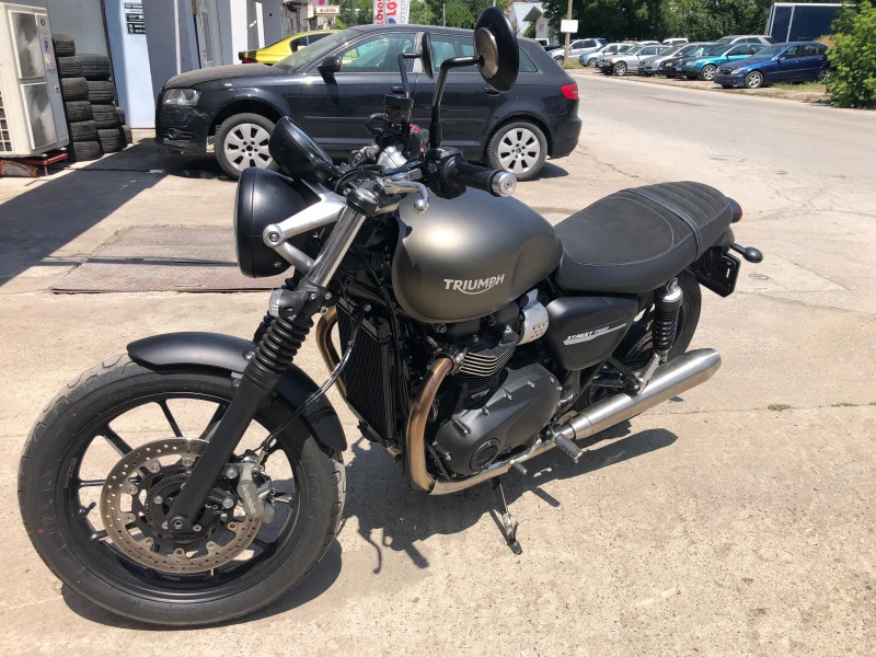 Triumph Street Twin 900