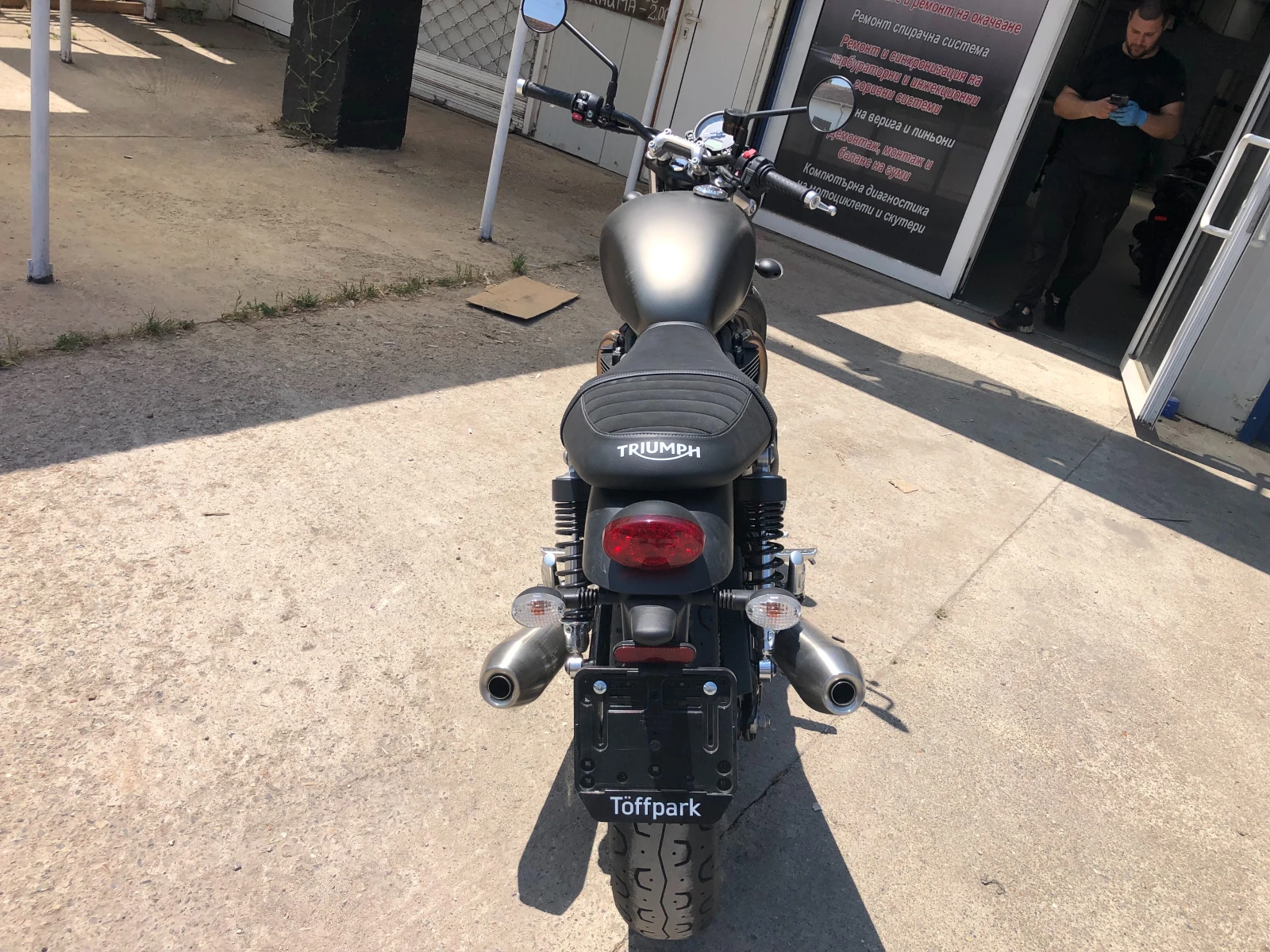 Triumph Street Twin 900 - изображение 7