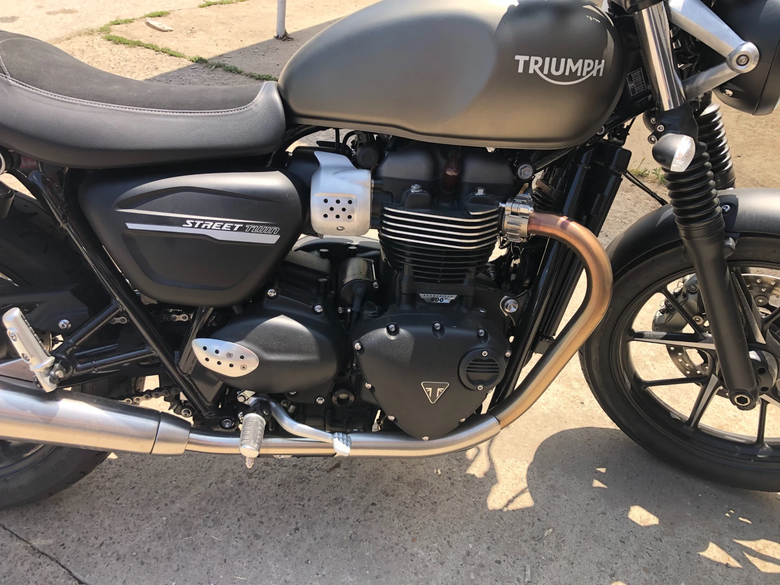 Triumph Street Twin 900 - изображение 5