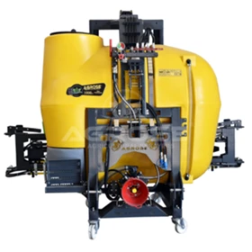 Пръскачка Друга марка 1200л. Крила 18 м., снимка 1