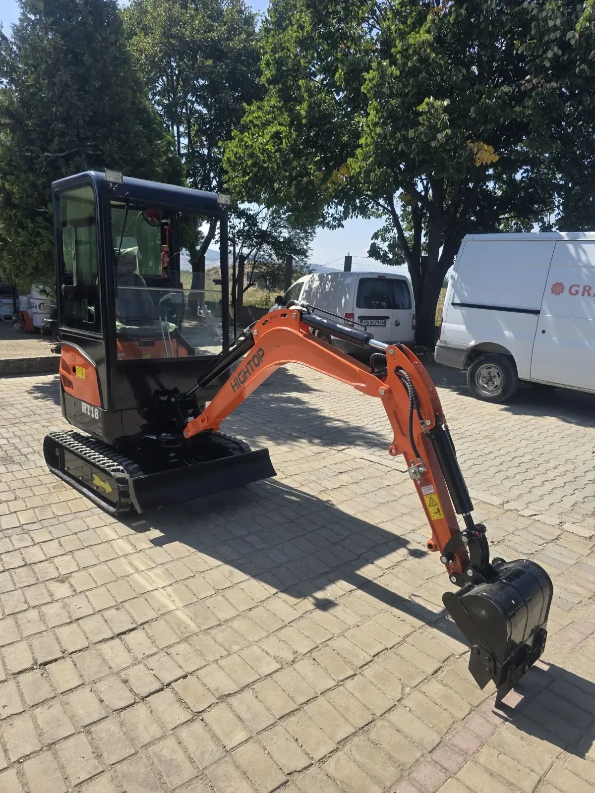 Багер Kubota Hightop 1.8 tonс кабина - изображение 2