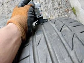 Гуми Летни 235/40R19, снимка 4