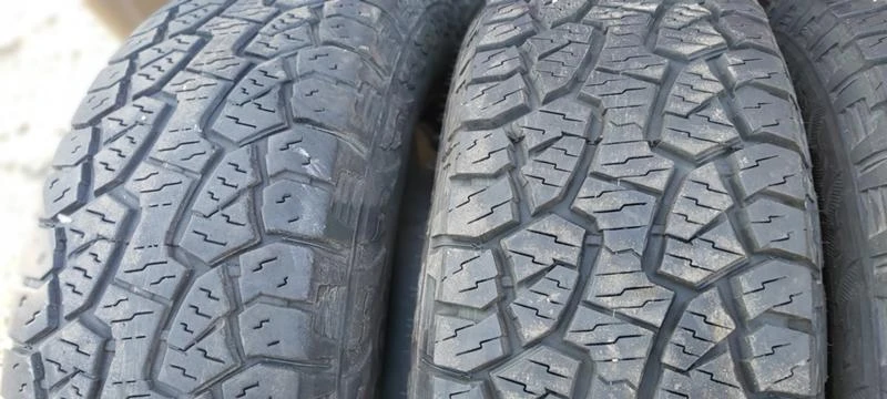 Гуми Зимни 245/65R17, снимка 3 - Гуми и джанти - 31141350