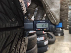 Гуми Зимни 235/55R19, снимка 6 - Гуми и джанти - 48962696