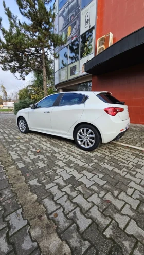 Alfa Romeo Giulietta 2.0JTDm 170к.с 2013 - 12900 лв. / 6595.67 € - 68857570 2
