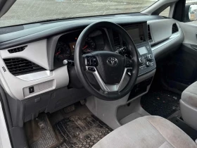 Toyota Sienna * 5dr 7 Pass FWD * CARFAX * БЕЗ ПЪРВОНАЧАЛНА ВНОСК, снимка 5