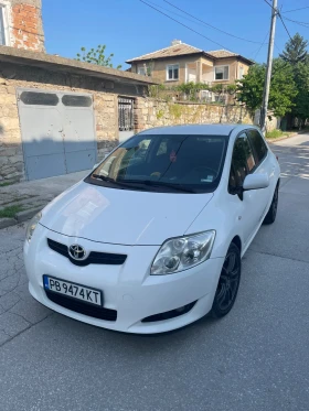 ������ Toyota Auris