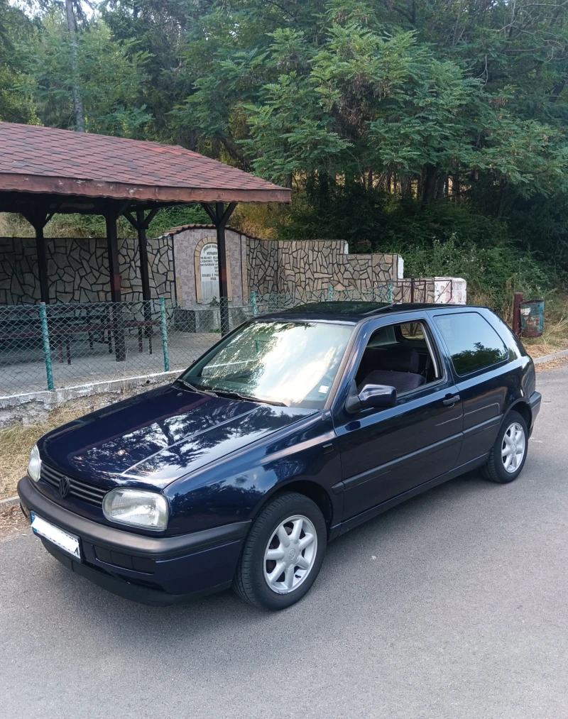 VW Golf 1.8 mono (90) Газ/ Бензин, снимка 1 - Автомобили и джипове - 47268570