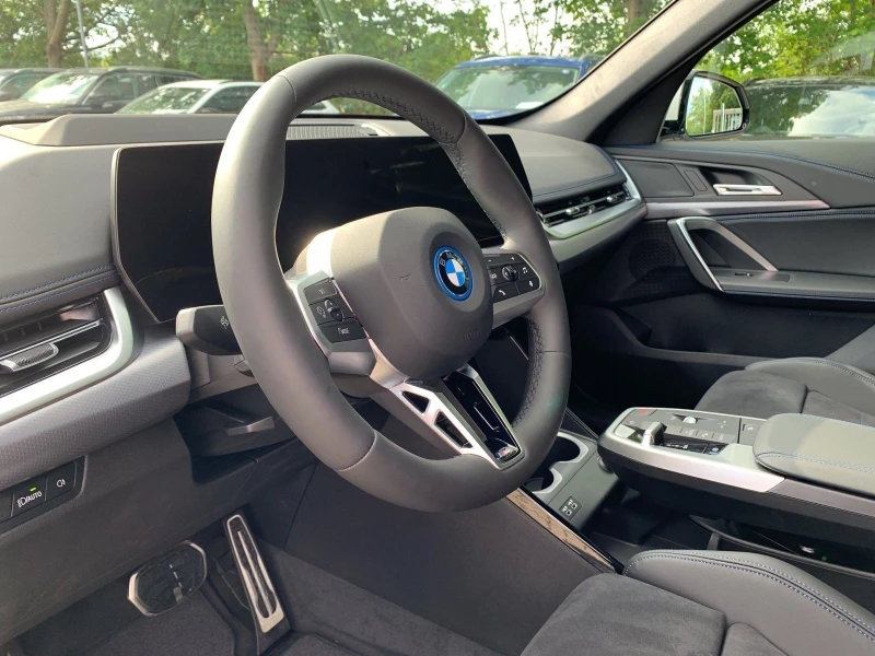 BMW iX1 eDrive20 M-Sport = NEW= Гаранция, снимка 7 - Автомобили и джипове - 48675767